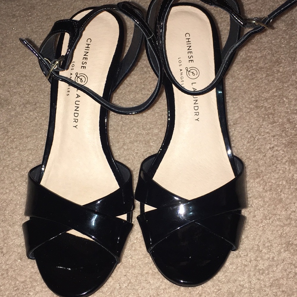 Chinese laundry patent heel